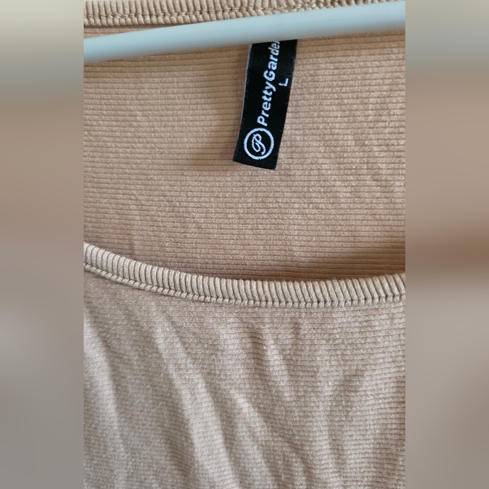 Beige Long Sleeve Top and Pants Set Size Large - Picture 2 of 6